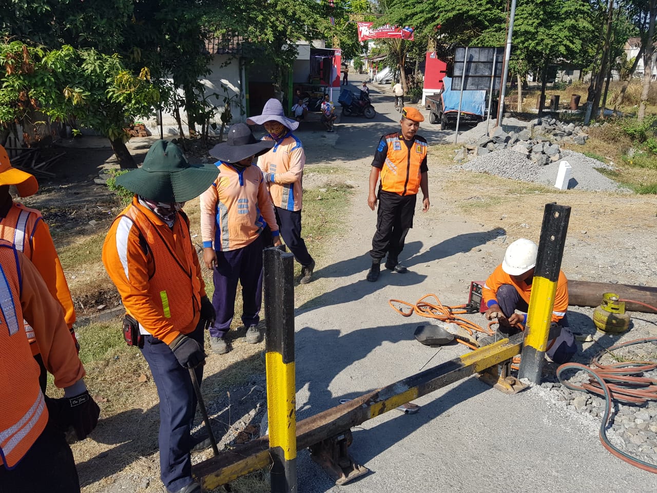 KAI Daop 7 Madiun tutup 15 perlintasan liar di 2025, keselamatan jalur jadi prioritas